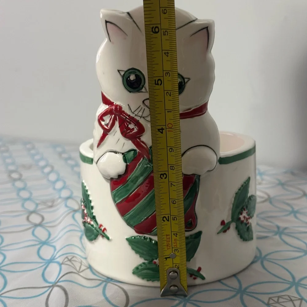 Sigma Beauty White and Red Cat Bowl Andrea west small chip by cat ear